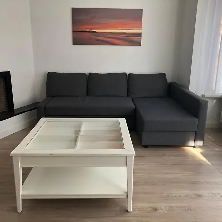 Apartment Shop & Sea
